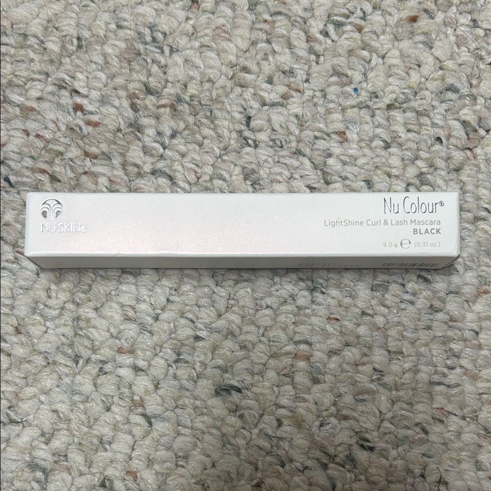 Nu Colour LightShine Curl & Lash Mascara NEW IN BOX